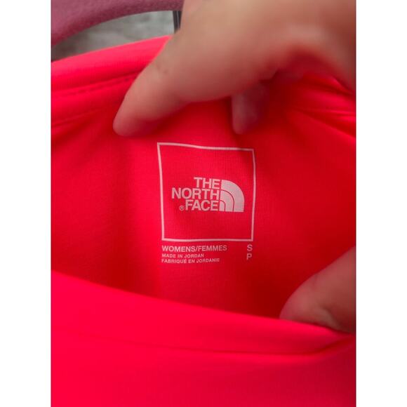 The North Face Women's Radiant Poppy Adventure Tee Size S - Picture 4 of 5